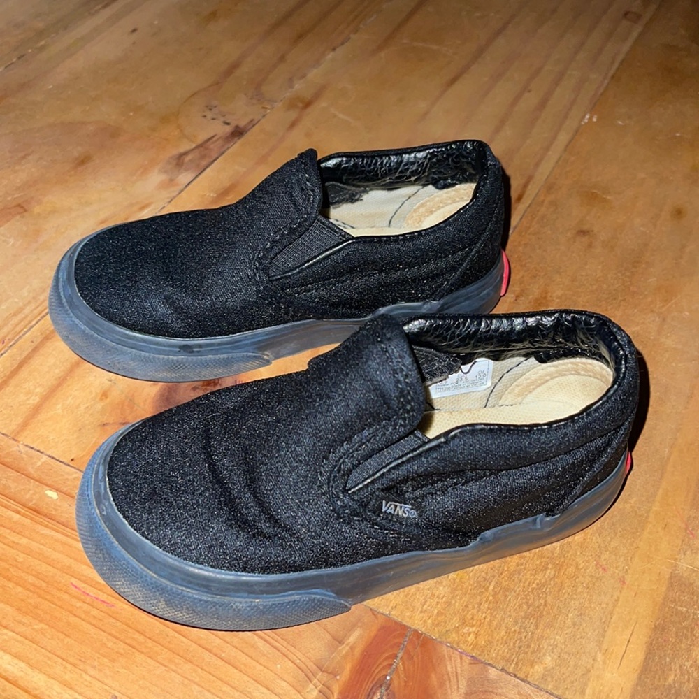 Vans toddler size 7!
